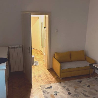 Alquiler de un acogedor apartamento de 2 habitaciones, 50 m², cerca del centro de Belgrado, Serbia